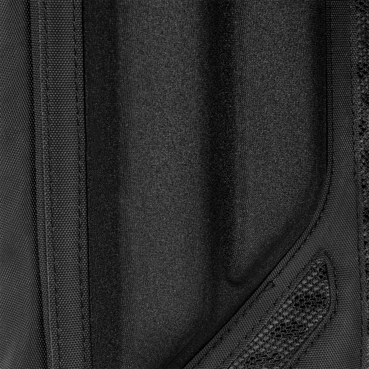 paragon-hydration-pack-q8 Paragon_Black_Texture.png